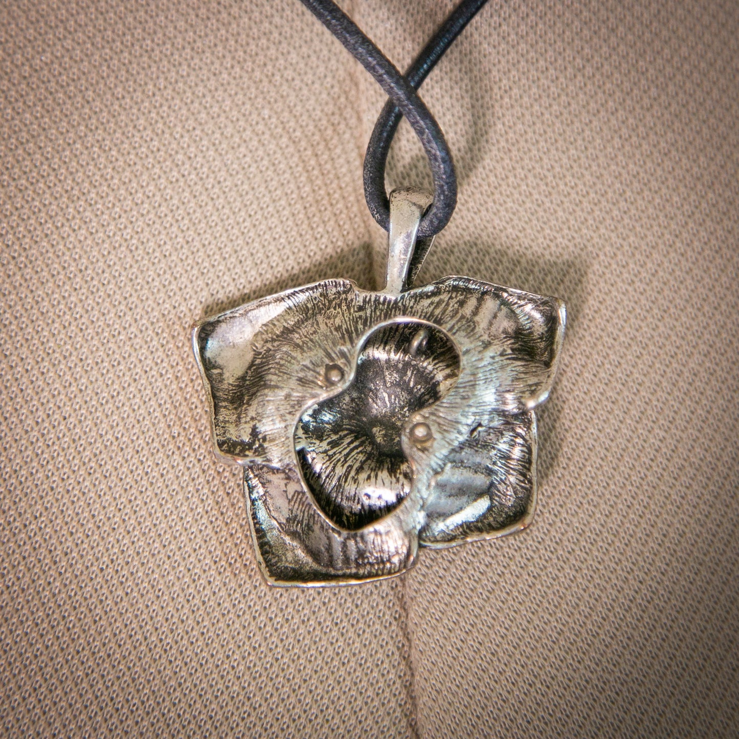 the silver rose necklace