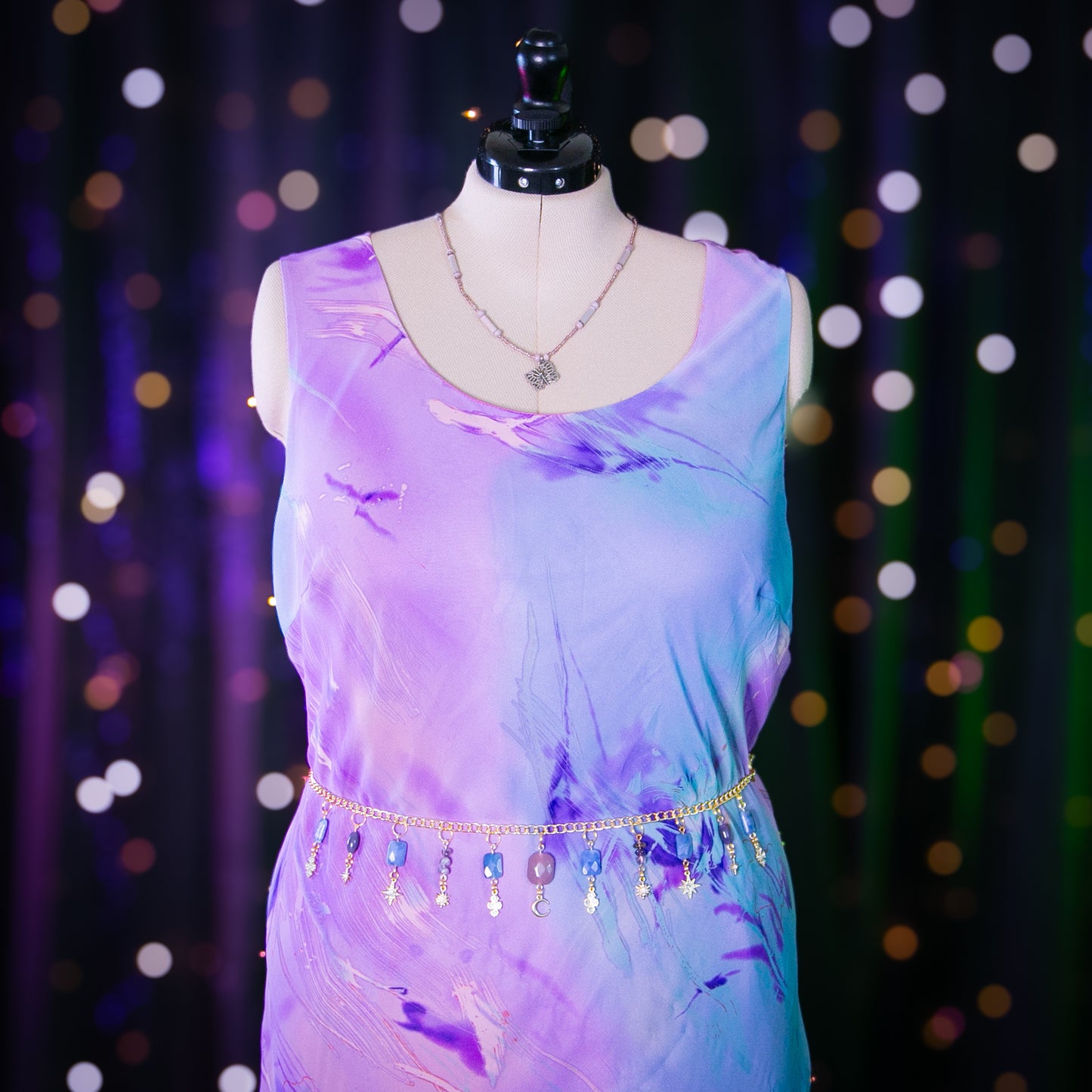 the delphinium chain belt