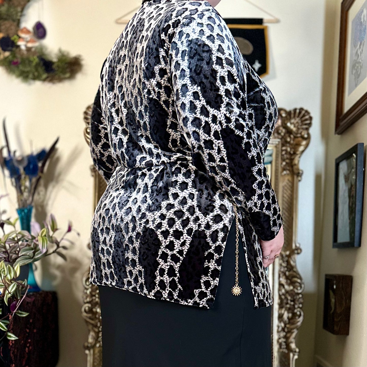 snow leopard top