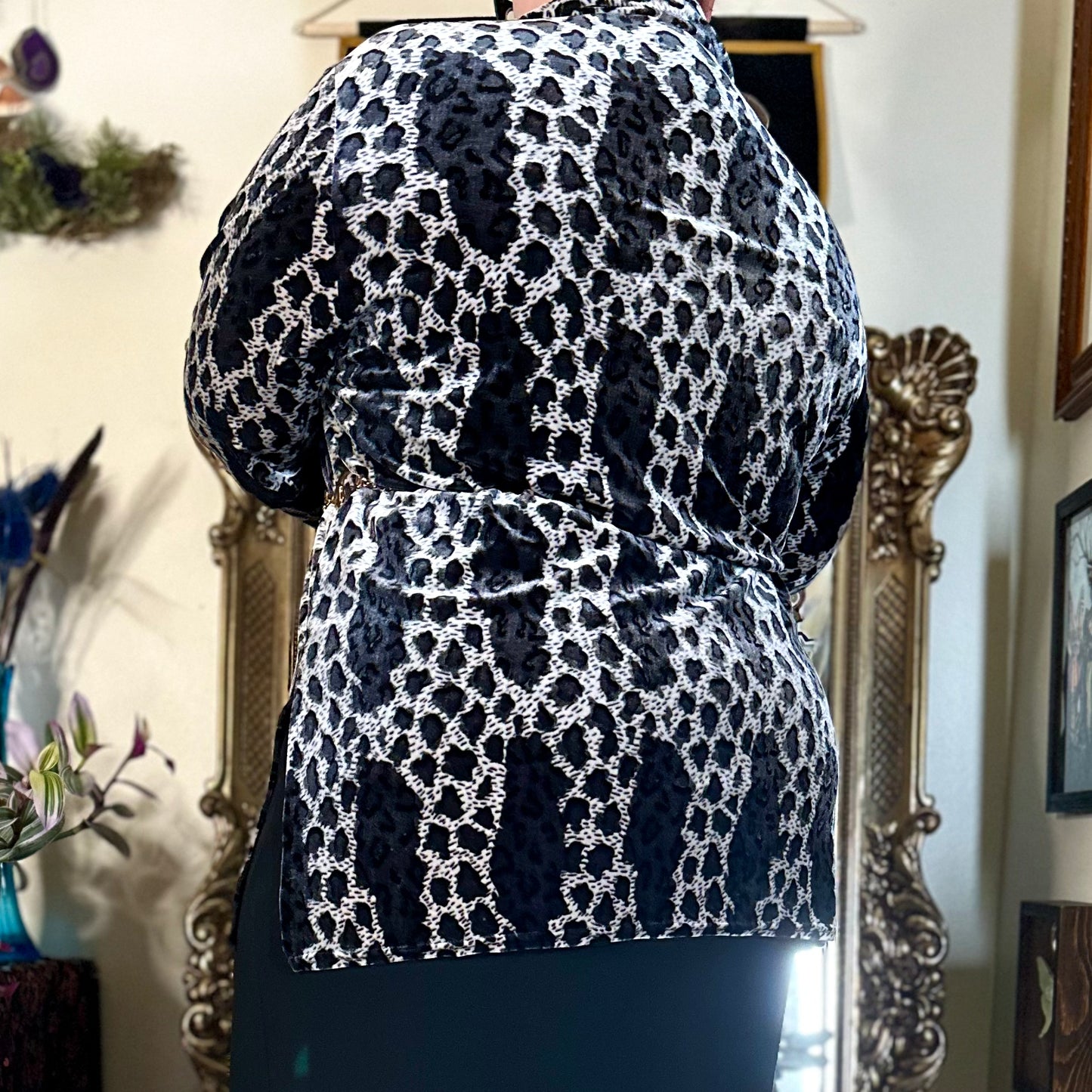 snow leopard top