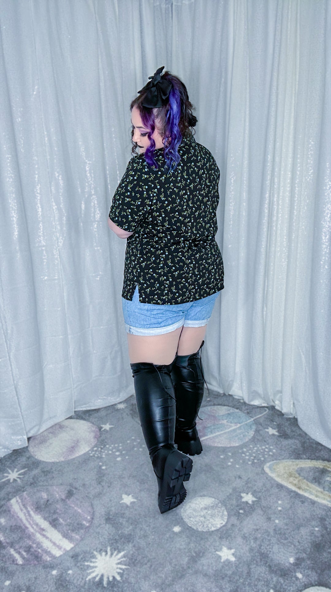 blue blooms top