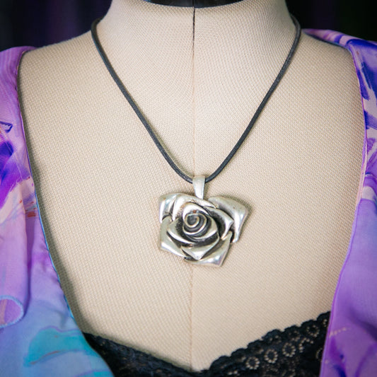 the silver rose necklace