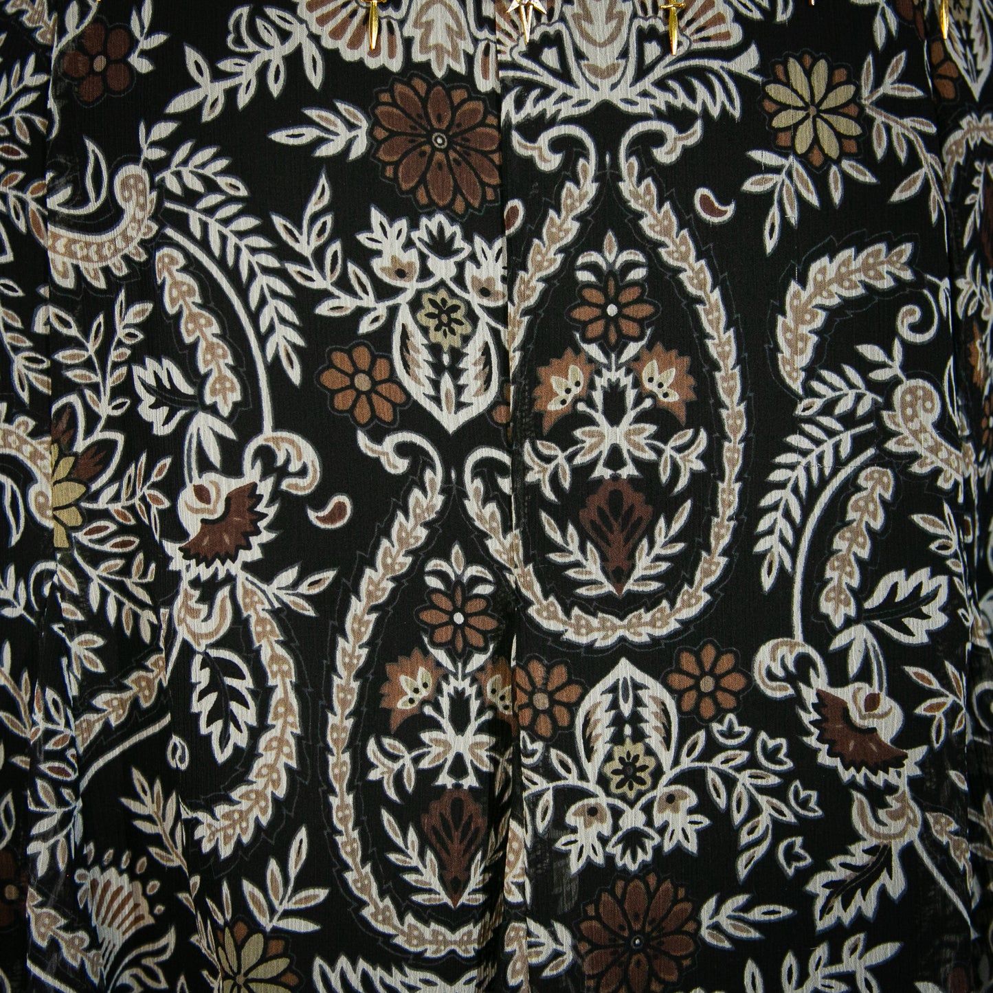 clove charm skirt