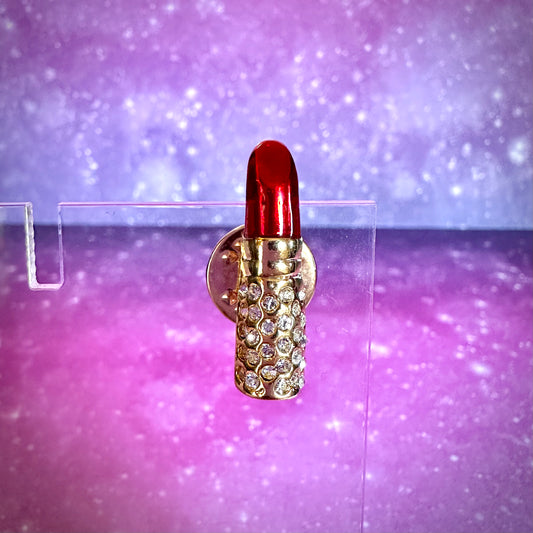 red lipstick pin