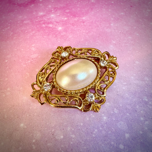 the anne brooch pin